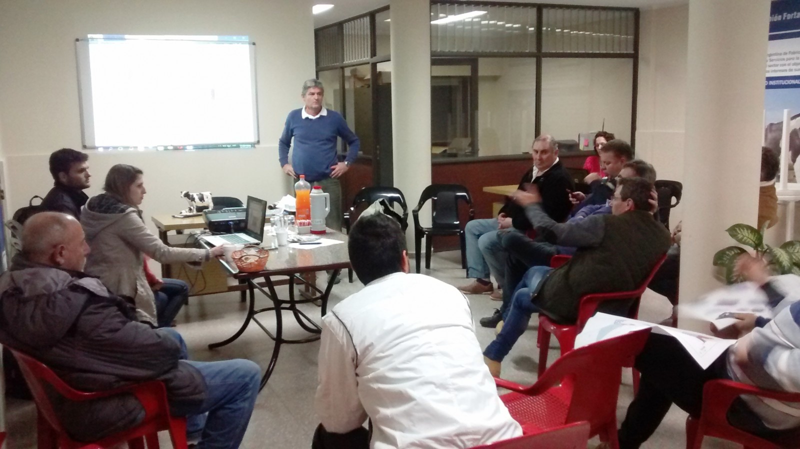 Presentación a los asociados del diseño del Centro Tecnológico