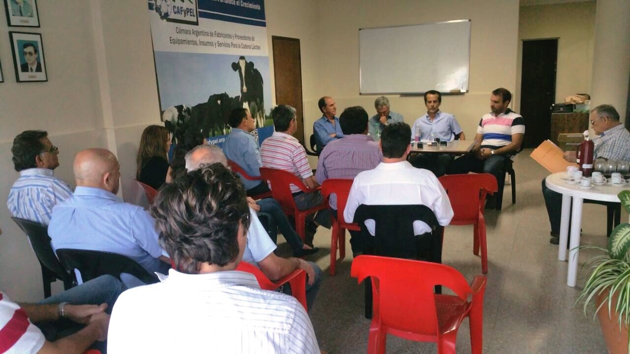 Firma de contratos con proveedores para la construcción y puesta en funcionamiento del Centro Tecnológico