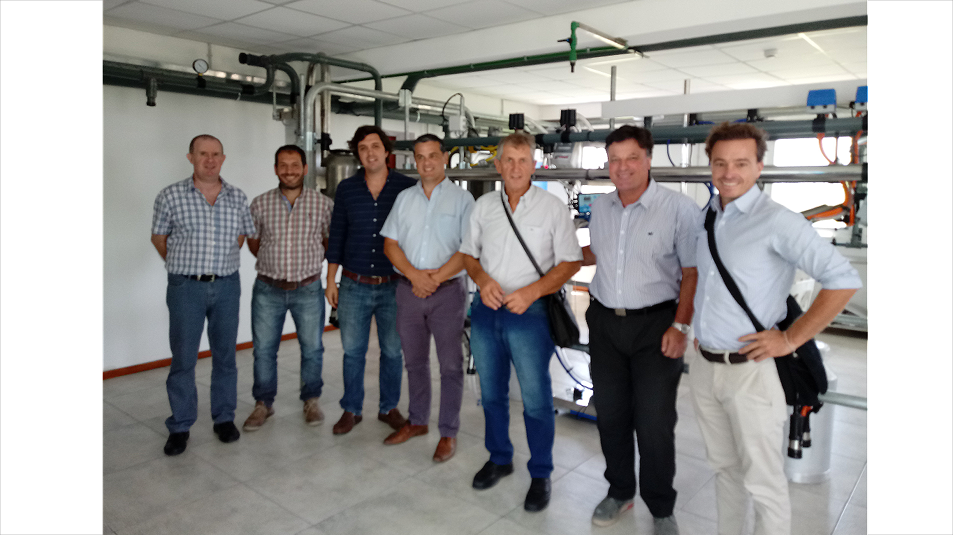 El Secretario y Sub-secretario de Comercio Exterior, junto con el Director de Lechería de la Provincia de Santa Fe visitaron el Centro Tecnológico de la CAFyPEL