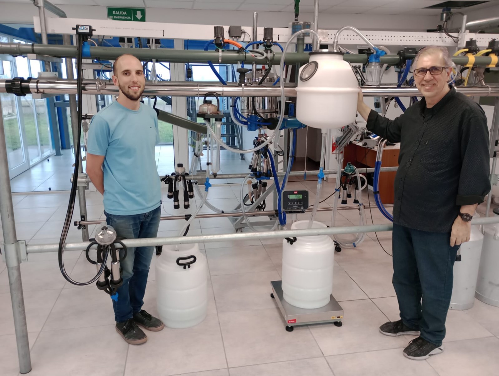 Incorporamos un BANCO DE ENSAYO DE MEDIDORES DE PRODUCCION DE LECHE (LACTOMETROS)