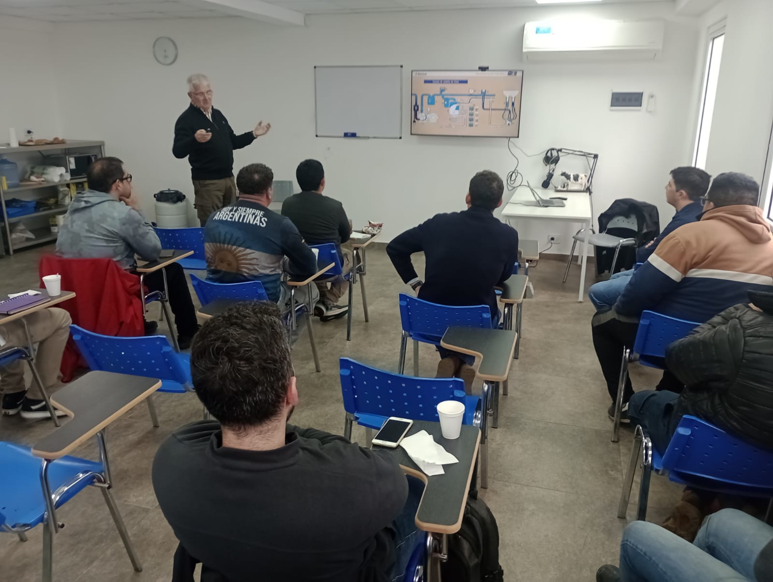 3ra clase del modulo 2.1 Equipo de Ordeño de la DIPLOMATURA PARA TAMBO.