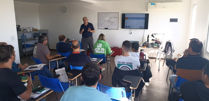 1era clase del Módulo 1.4: Electricidad, Neumática y Automatización Industrial de la DIPLOMATURA PARA INDUSTRIA LACTEA.