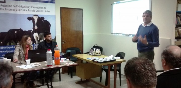 Presentación a los asociados del diseño del Centro Tecnológico