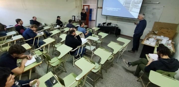 Desarrollamos el Módulo 2.4.: 2.4 EQUIPOS INTERCAMBIADORES DE CALOR de la DIPLOMATURA PARA INDUSTRIA LACTEA.